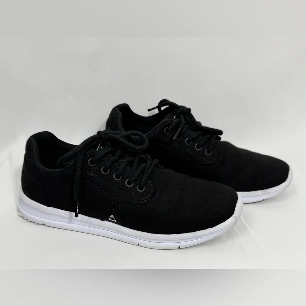 Travis Mathew Cuater The Daily Wool Sneaker Shoes Black White Golf  Mens Sz 8